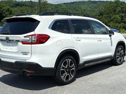 Used 2023 Subaru Ascent Limited w/ Technology Package AWD/4WD image 4