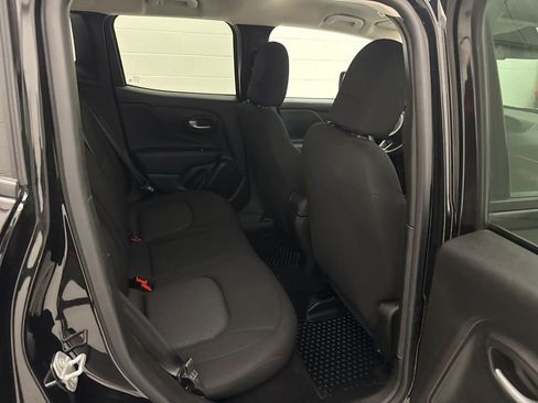 Used 2023 Jeep Renegade Latitude image 35