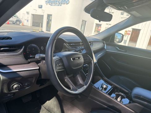 Used 2021 Jeep Grand Cherokee L Limited image 9