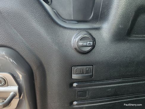 Used 2023 Jeep Wrangler Unlimited w/ Sun & Screen Package AWD/4WD image 18