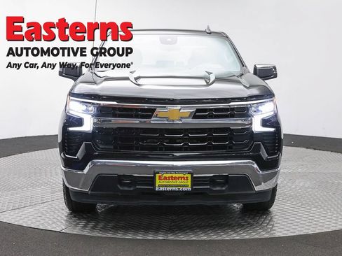 Used 2023 Chevrolet Silverado 1500 LT AWD/4WD image 2
