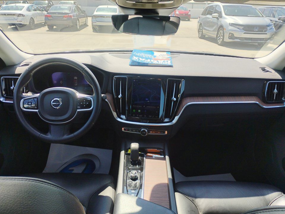 Used 2024 Volvo S60 B5 Plus FWD image 20