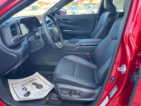 New 2026 Toyota Crown Platinum image 10