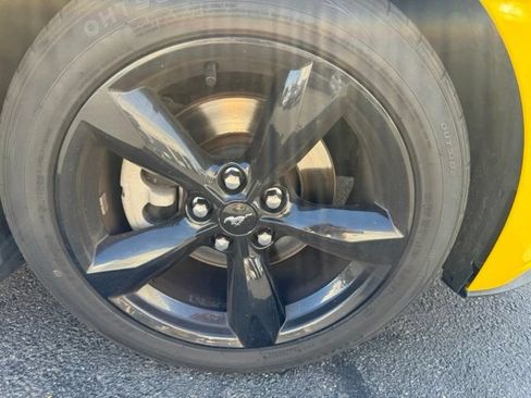 Used 2016 Ford Mustang Coupe RWD image 22