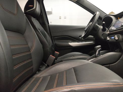 Used 2019 Nissan Kicks SR w/ SR Premium Package FWD image 21