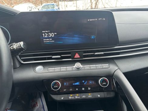 Used 2023 Hyundai Elantra SEL w/ Convenience Package image 38