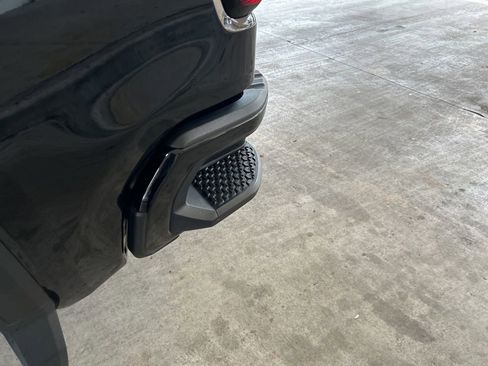 Used 2023 GMC Sierra 1500 Elevation w/ LPO, Elevation Black Package image 17