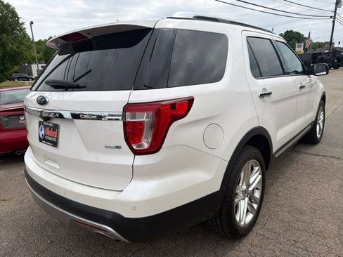 Used 2017 Ford Explorer Limited w/ Equipment Group 301A AWD/4WD image 11