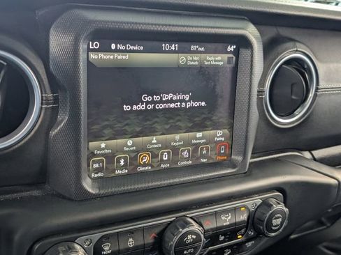 Used 2018 Jeep Wrangler Unlimited Sahara image 17