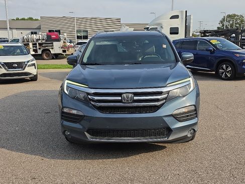 Used 2017 Honda Pilot Elite image 2