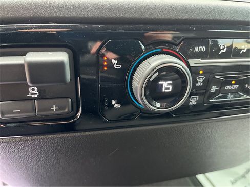 Used 2024 Chevrolet Silverado 1500 LT image 46