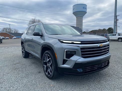 New 2026 Chevrolet Traverse High Country image 1