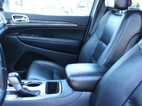 Used 2020 Jeep Grand Cherokee Limited RWD image 35