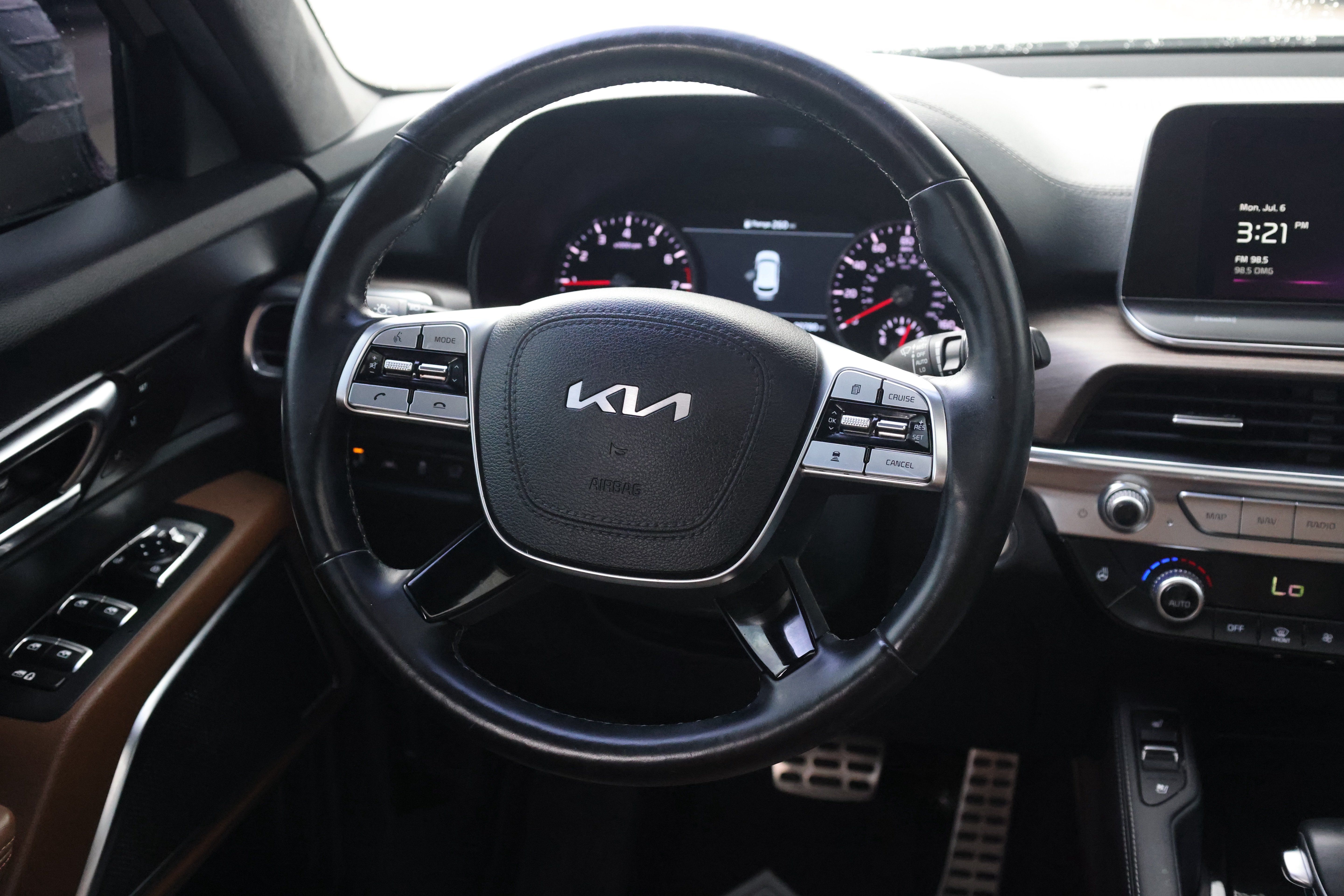 Used 2022 Kia Telluride SX w/ SX Prestige Package AWD/4WD image 7