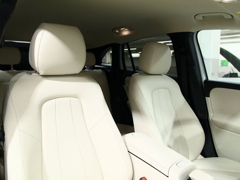 Used 2023 Mercedes-Benz GLA 250 4MATIC image 23