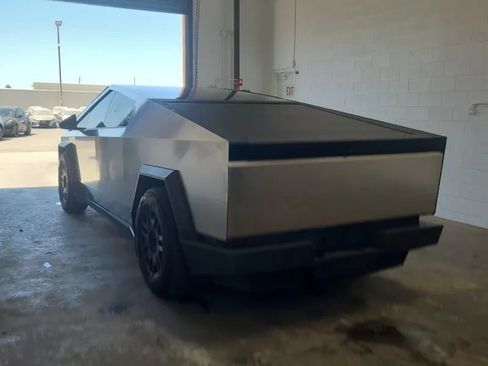 Used 2024 Tesla Cybertruck Cyberbeast AWD/4WD image 2