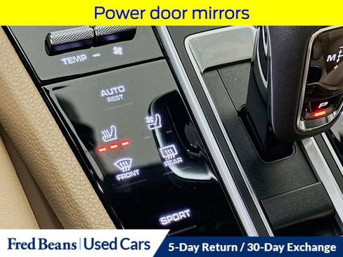 Used 2023 Porsche Cayenne Platinum Edition image 25