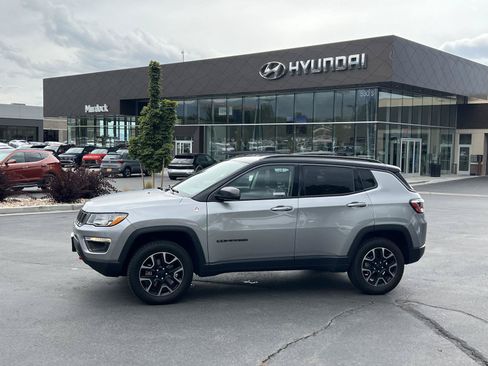 Used 2019 Jeep Compass Trailhawk AWD/4WD image 1