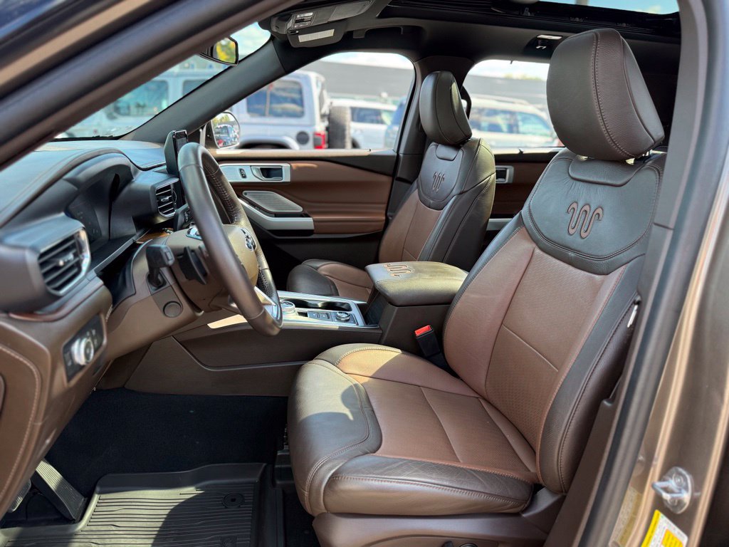 Certified 2021 Ford Explorer King Ranch w/ Premium Technology Package AWD/4WD image 14