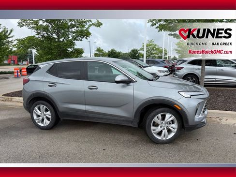 Used 2025 Buick Encore GX Preferred AWD/4WD image 4