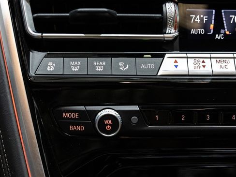 Used 2025 BMW M850i xDrive image 32