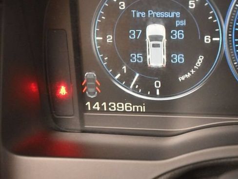Used 2015 Cadillac Escalade Premium AWD/4WD image 35