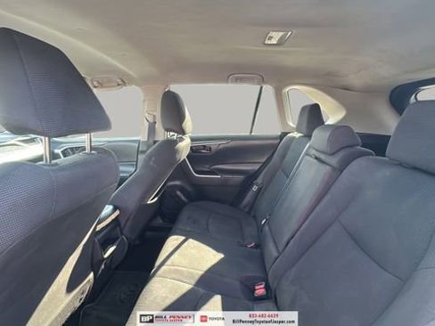Used 2020 Toyota RAV4 LE image 12
