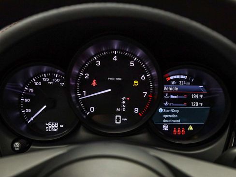 Certified 2025 Porsche Macan image 28