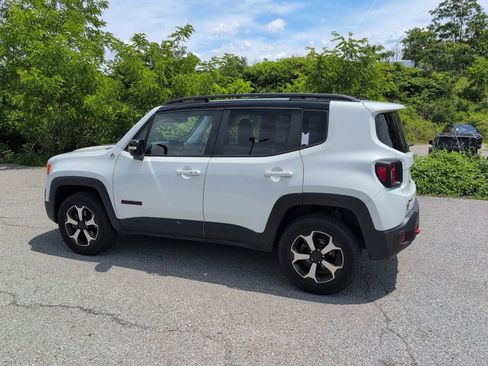 Used 2022 Jeep Renegade Trailhawk w/ Sun/Sound Group AWD/4WD image 4