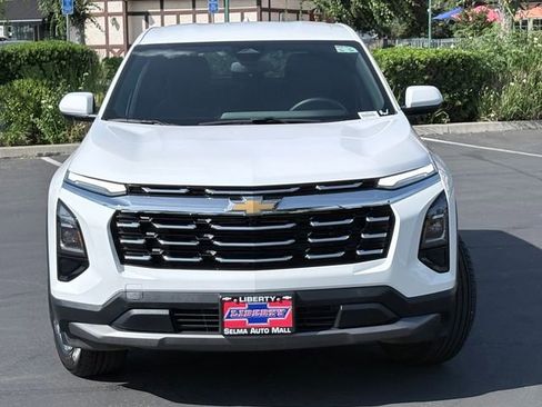 Used 2025 Chevrolet Equinox LT AWD/4WD image 3
