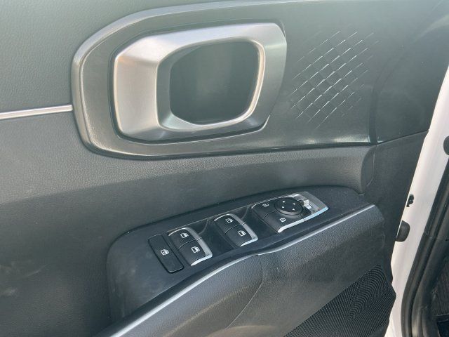 Used 2023 Kia Sorento LX AWD/4WD image 10