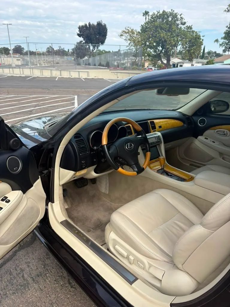 Used 2002 Lexus SC 430 Convertible RWD image 10