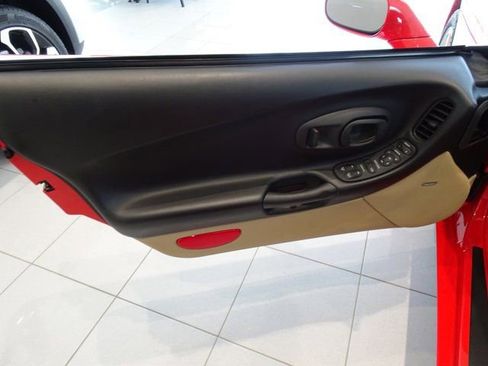 Used 2000 Chevrolet Corvette Coupe w/ Roof Pkg image 8