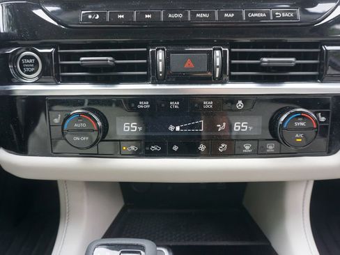 Used 2023 Nissan Pathfinder SL w/ SL Premium Package FWD image 12