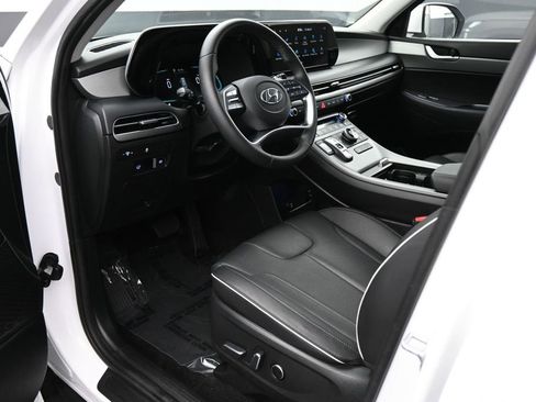 Used 2024 Hyundai Palisade SEL FWD image 2