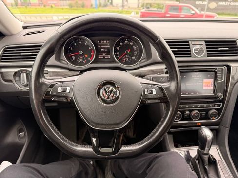 Used 2017 Volkswagen Passat 1.8T SE w/ SE Lighting Package FWD image 15