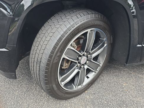 Used 2017 GMC Acadia Denali w/ Technology Package FWD image 33