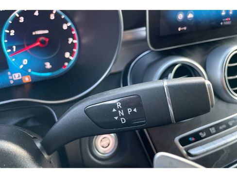 Used 2021 Mercedes-Benz GLC 300 image 32