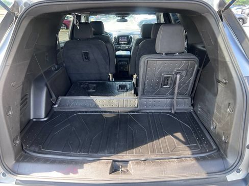 Used 2023 Chevrolet Traverse LT w/ LPO, Floor Liner Package AWD/4WD image 10