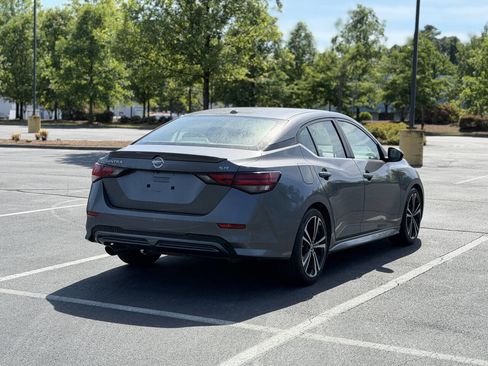 Used 2020 Nissan Sentra SR w/ Lighting Package FWD image 7