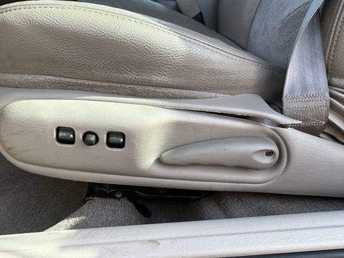 Used 2005 Chrysler Sebring Touring w/ Electronics Convenience Group FWD image 15