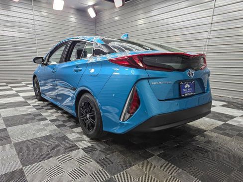 Used 2017 Toyota Prius Prime Premium FWD image 7