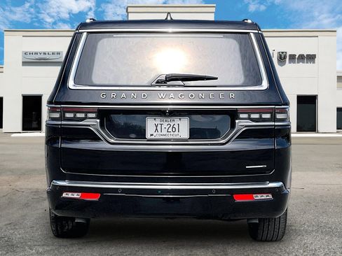 Used 2024 Jeep Grand Wagoneer Series III image 4