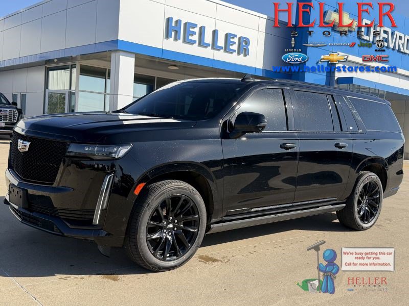 Used 2022 Cadillac Escalade ESV Sport Platinum w/ Heavy-Duty Trailer Package AWD/4WD image 1