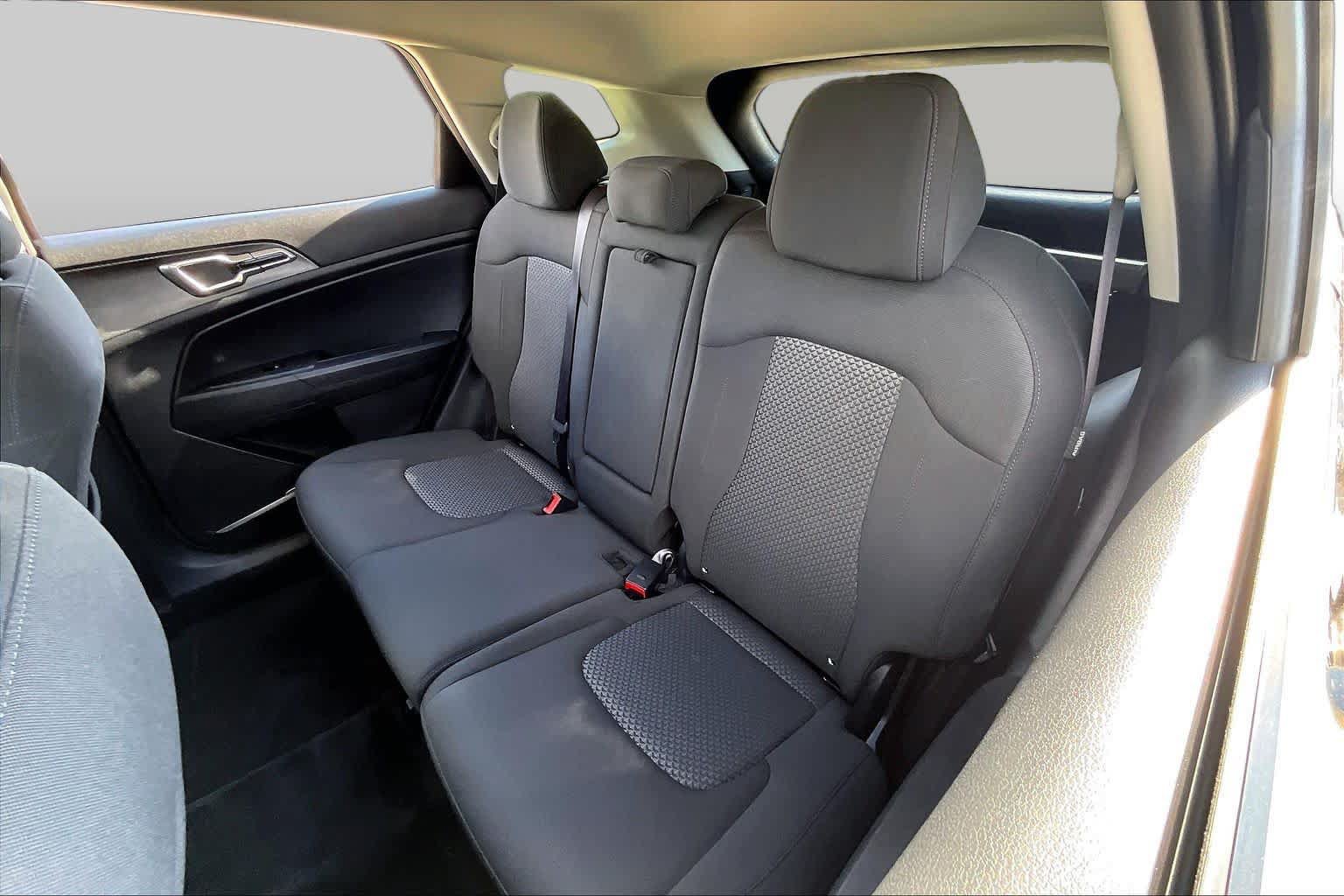 Used 2024 Kia Sportage LX AWD/4WD image 19