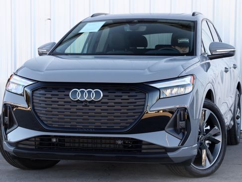 Used 2024 Audi Q4 e-tron Premium Plus w/ Premium Plus image 3