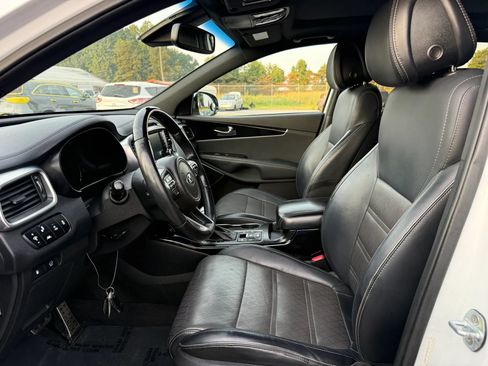 Used 2016 Kia Sorento SX w/ SXL Technology Package AWD/4WD image 2