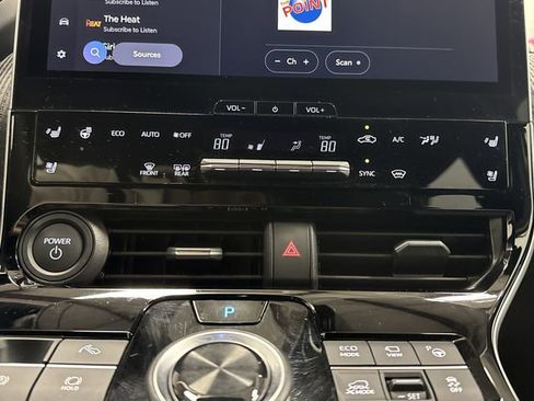 Used 2024 Toyota bZ4X Limited image 21