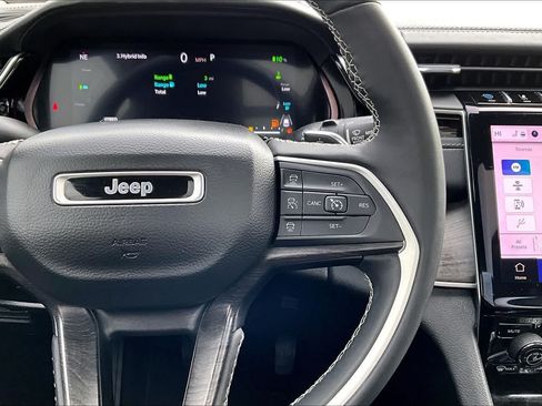 Used 2022 Jeep Grand Cherokee Limited 4xe w/ Luxury Tech Group II AWD/4WD image 26