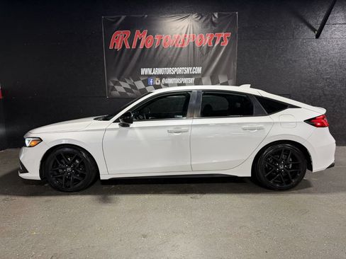 Used 2022 Honda Civic Sport image 2